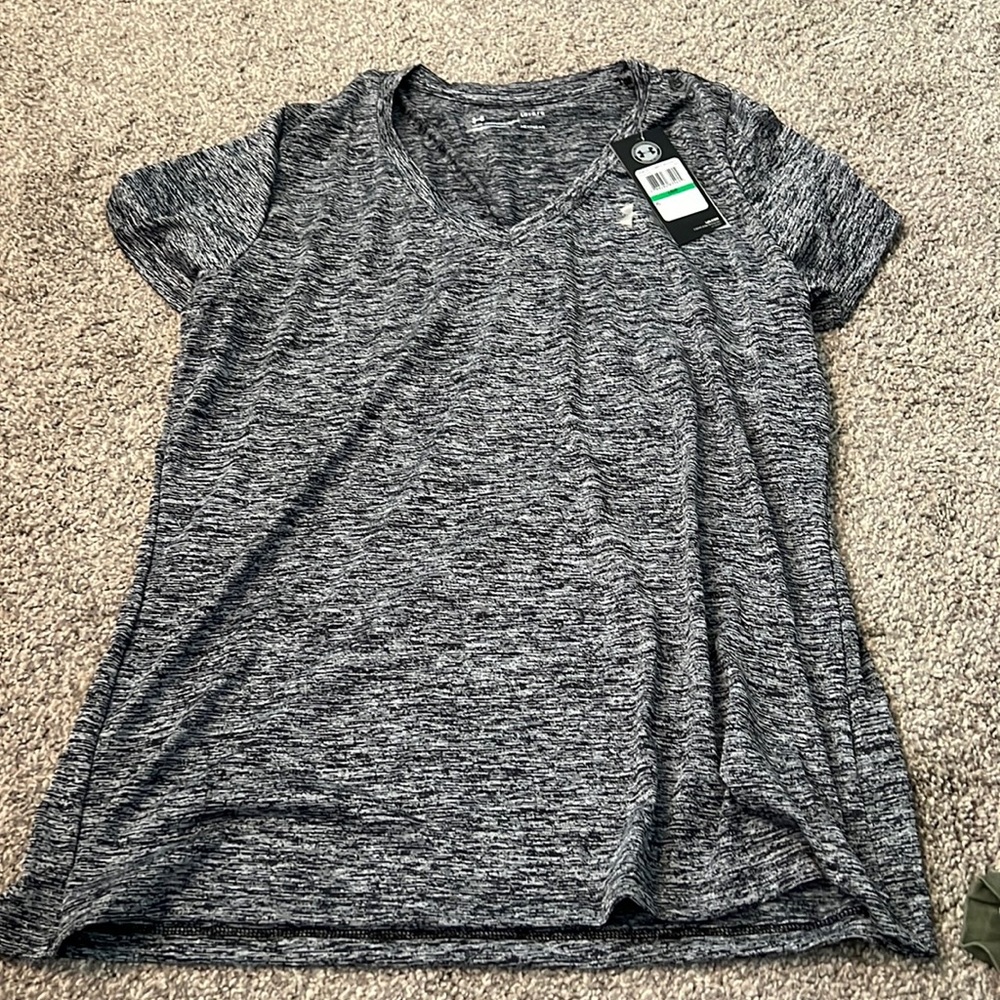 Under Armour tshirt
